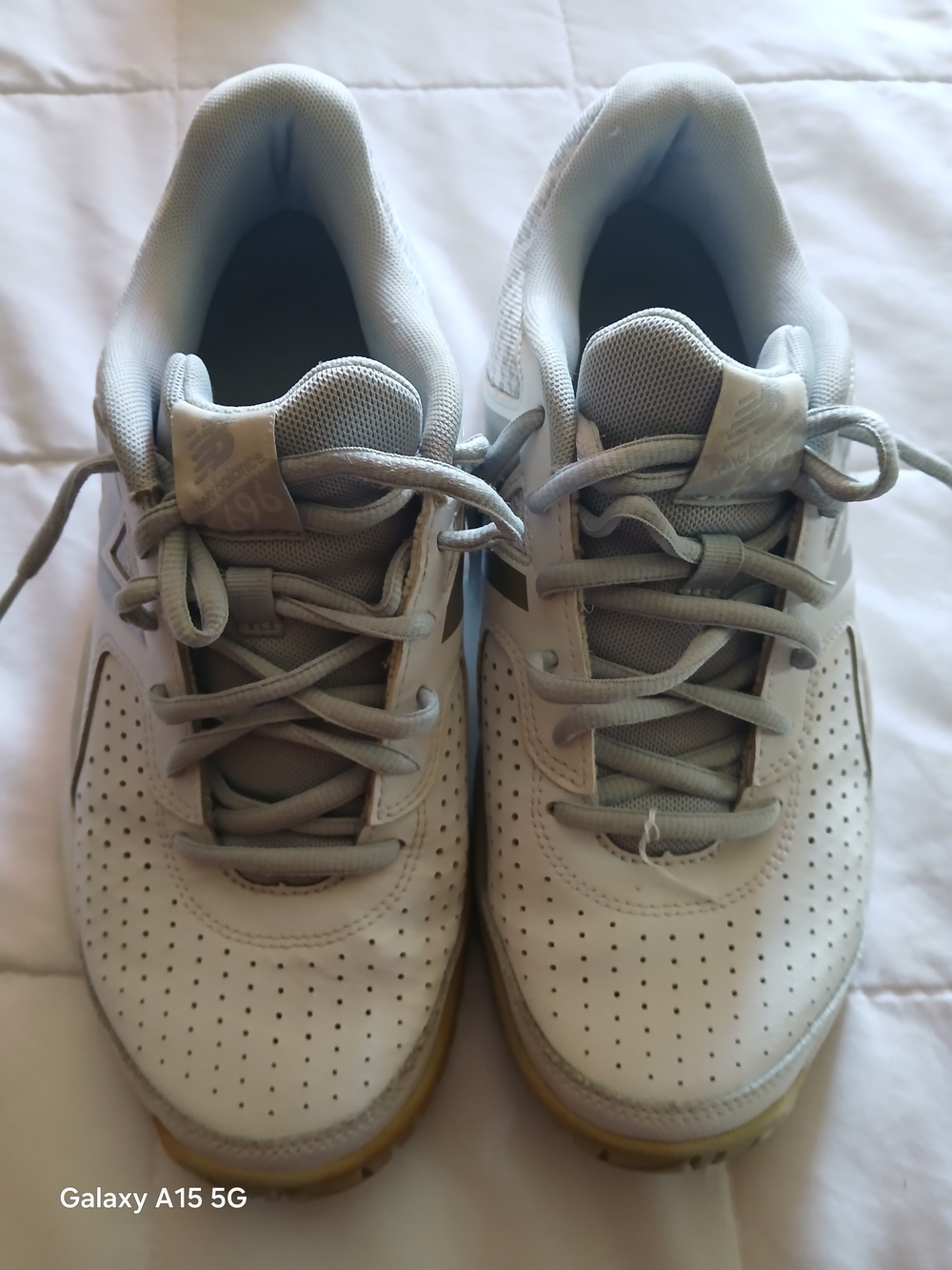 New Balance Men’s Light Gray Athletic Sneakers with Gum Outsole